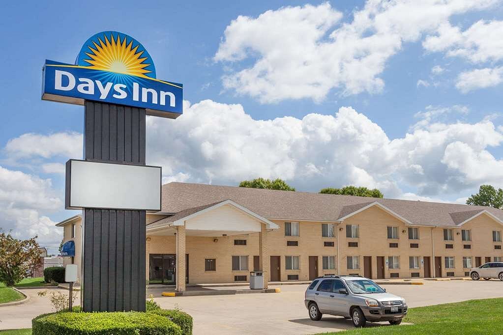 Days Inn - Charleston